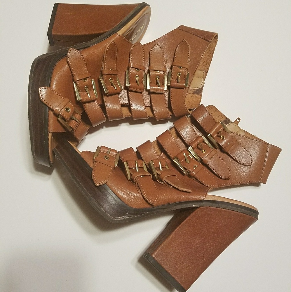Excellent condition! Aldo Leather Strappy Sandals